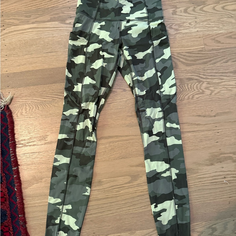 Fast and free 7/8 leggings